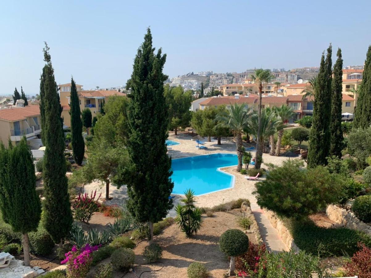 Regina Gardens - Spacious 3 Bed, 2 Bath Maisonette Пафос Екстериор снимка