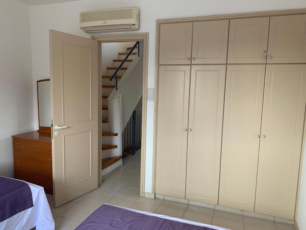 Regina Gardens - Spacious 3 Bed, 2 Bath Maisonette Пафос Екстериор снимка