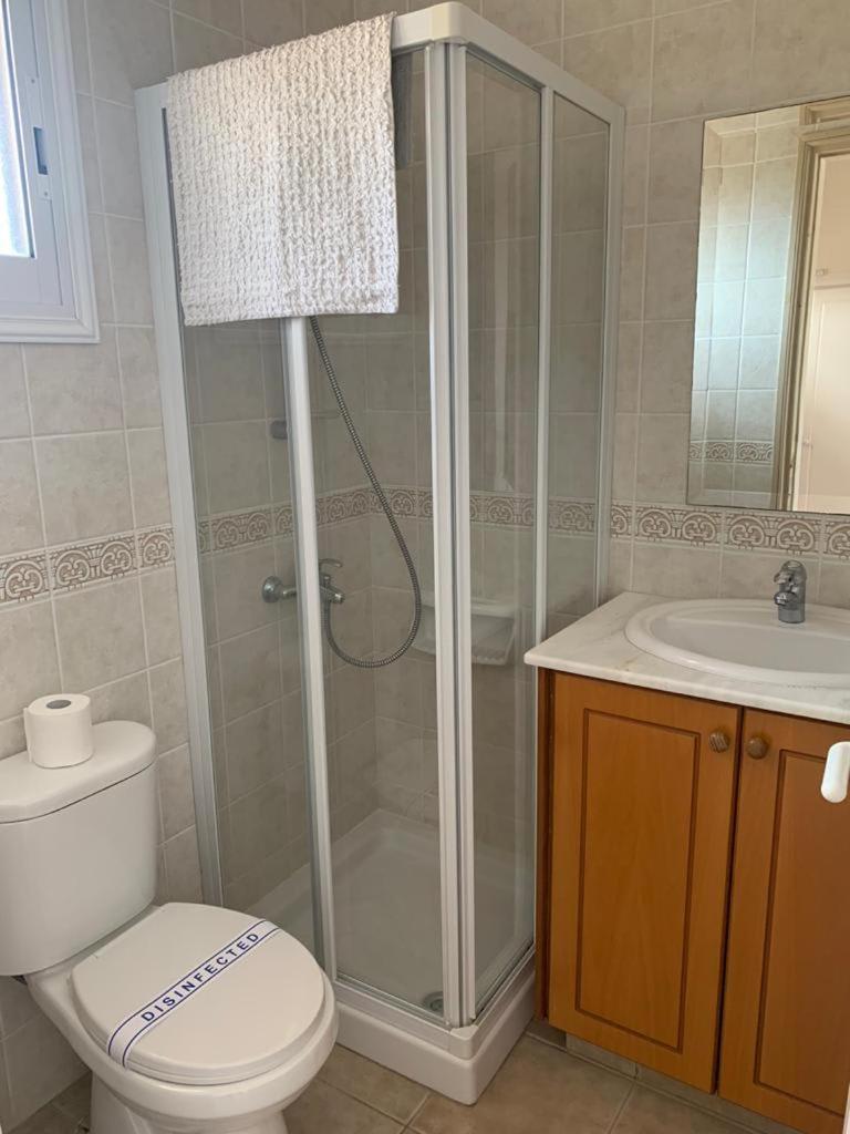 Regina Gardens - Spacious 3 Bed, 2 Bath Maisonette Пафос Екстериор снимка