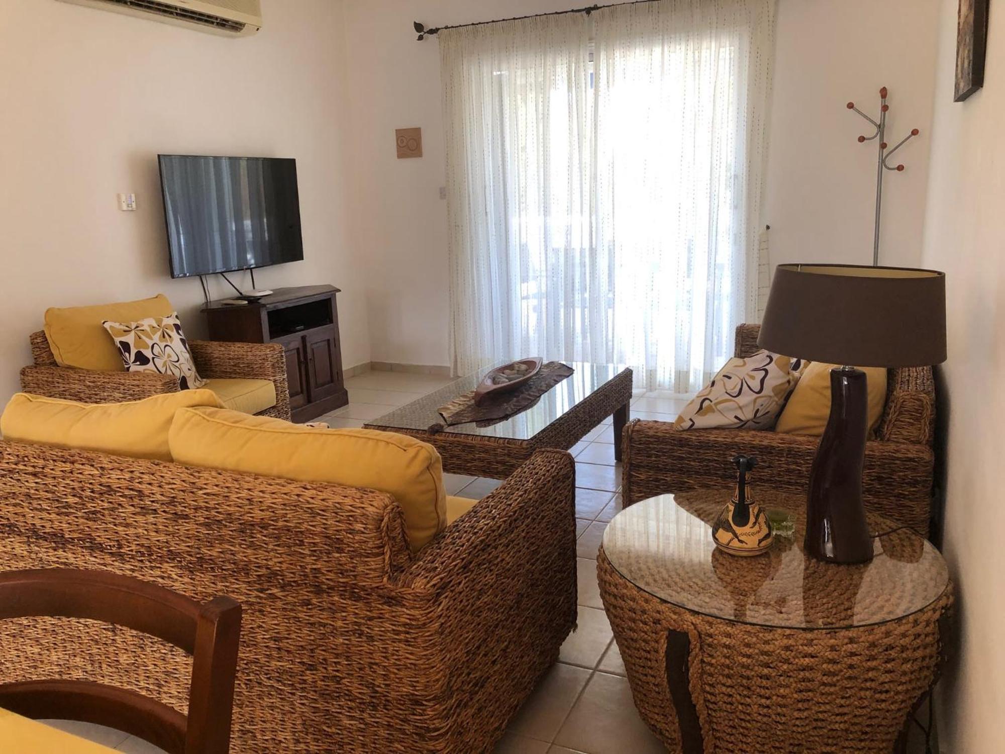 Regina Gardens - Spacious 3 Bed, 2 Bath Maisonette Пафос Екстериор снимка